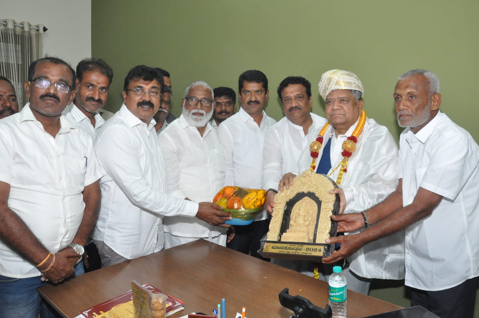 Division of communities in the name of caste survey: Jagdish Shettar accused