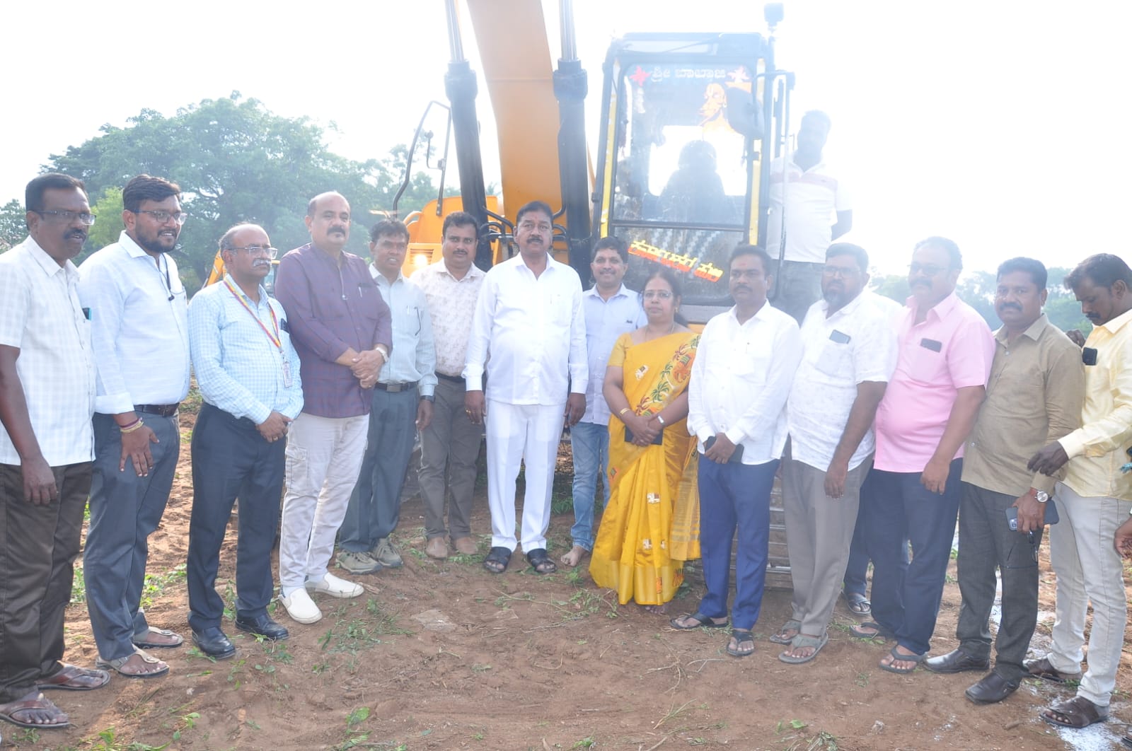 ಕೊಳ್ಳೇಗಾಲದಲ್ಲಿ ಜಿಲ್ಲಾ ಮಟ್ಟದ ಸುಸಜ್ಜಿತ ಆಸ್ಪತ್ರೆ ಕಟ್ಟಡ ಕಾಮಗಾರಿ ಆರಂಭಕ್ಕೆ ಶಾಸಕ ಎ ಆರ್ ಕೃಷ್ಣಮೂರ್ತಿ ಹಸಿರು ನಿಶಾನೆ