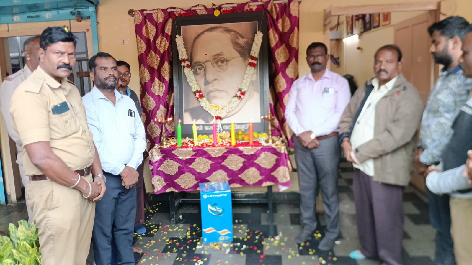 ಕೊಳ್ಳೇಗಾಲ ಕೆ.ಎಸ್.ಆರ್. ಟಿ.ಸಿ ಡಿಪೋನಲ್ಲಿ ಡಾ.ಬಿ.ಆರ್. ಅಂಬೇಡ್ಕರ್ ಪರಿನಿರ್ವಾಣ ದಿನಾಚರಣೆ