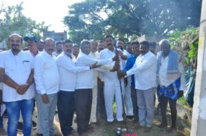 ಕೊಳ್ಳೇಗಾಲದಲ್ಲಿ ಅಭಿವೃದ್ಧಿ ಕಾಮಗಾರಿಗಳಿಗೆ ಶಾಸಕ ಎ.ಆರ್. ಕೃಷ್ಣಮೂರ್ತಿ ಗುದ್ದಲಿ ಪೂಜೆ