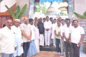 ಕೊಳ್ಳೇಗಾಲದ ಬಸ್ತೀಪುರ ಶನೇಶ್ವರ ದೇವಸ್ಥಾನಕ್ಕೆ ಎ.ಆರ್. ಕೃಷ್ಣಮೂರ್ತಿ ಭೇಟಿ