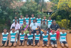 ಖೋ ಖೋ ತಂಡದ ಮಕ್ಕಳಿಗೆ ಸಮವಸ್ತ್ರ ವಿತರಿಸಿ ಶುಭ ಹಾರೈಸಿದ&hellip;